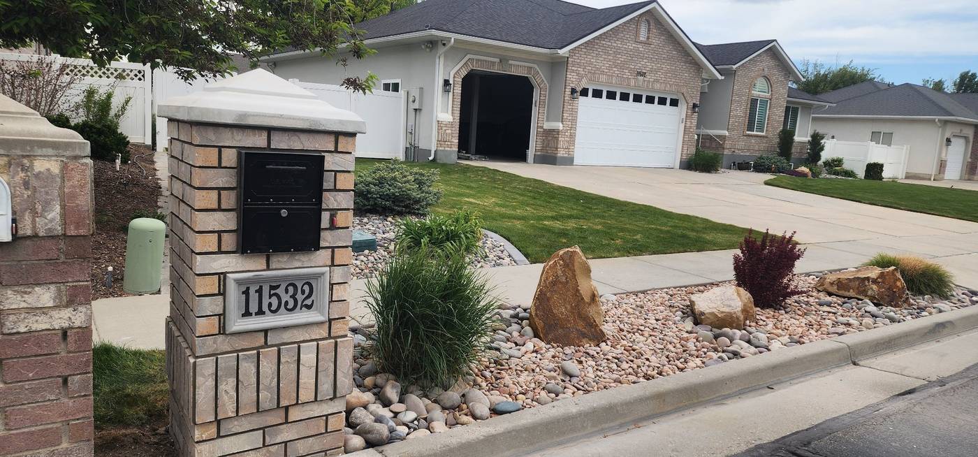 Brick mailbox pillar, street view