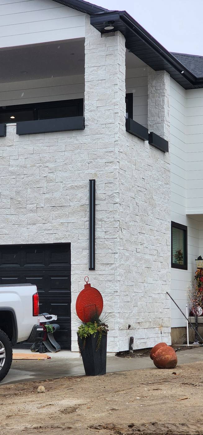 Stone veneer corner detail